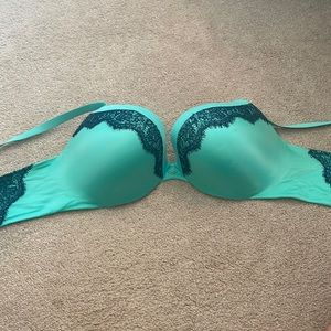 Victoria secret push up 36D lightly worn